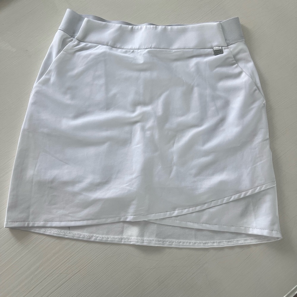 NWT Women’s Greg Norman pull on golf skort